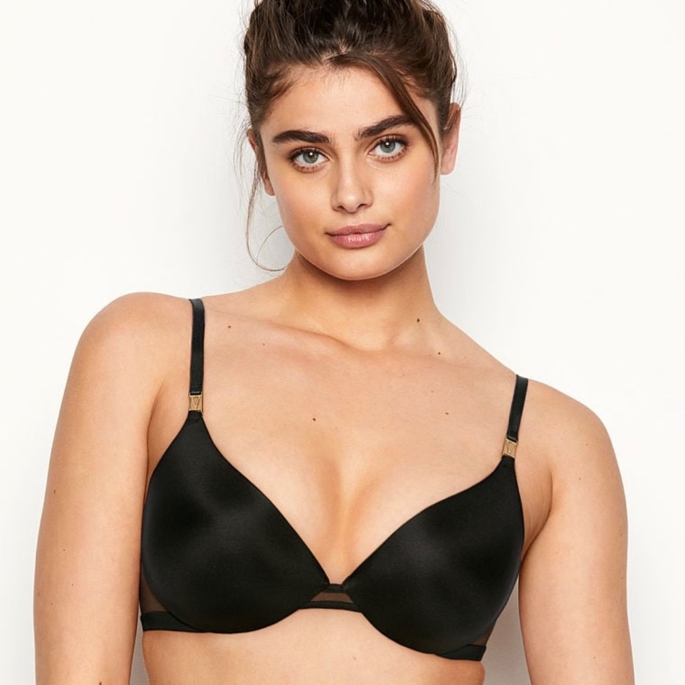 Victoria’s Secret Body by Victoria Uplift Plunge Bra Black w/ Gold Hardware